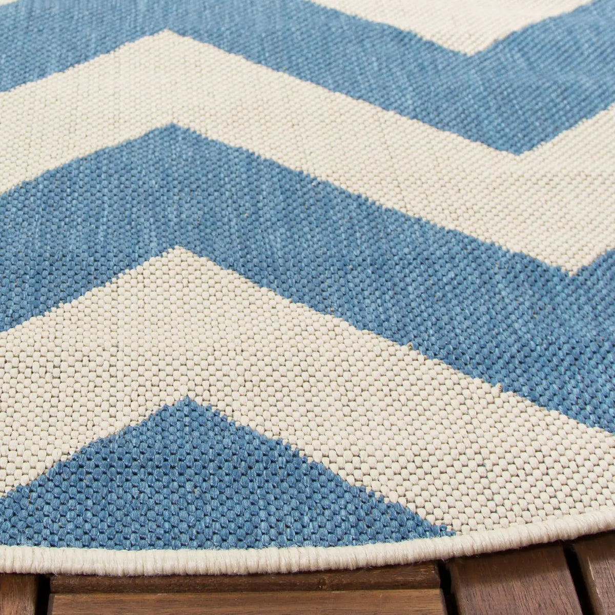 Safavieh Courtyard 5'-3" x 5'-3" Rug in Blue / Beige