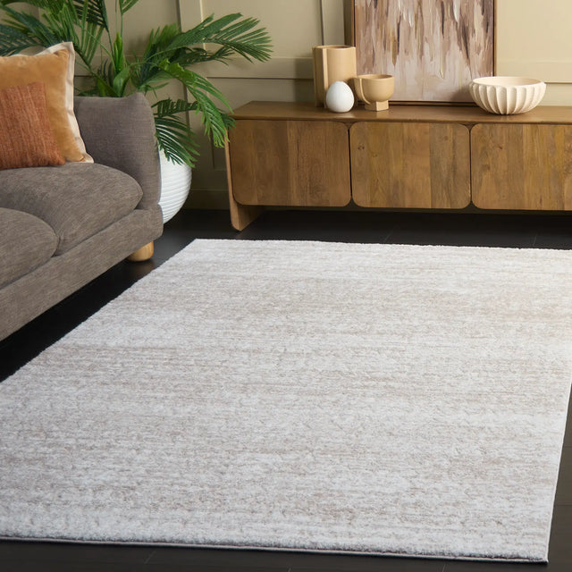 Safavieh Northport 800 4'-0" x 6'-0" Rug in Beige / Ivory