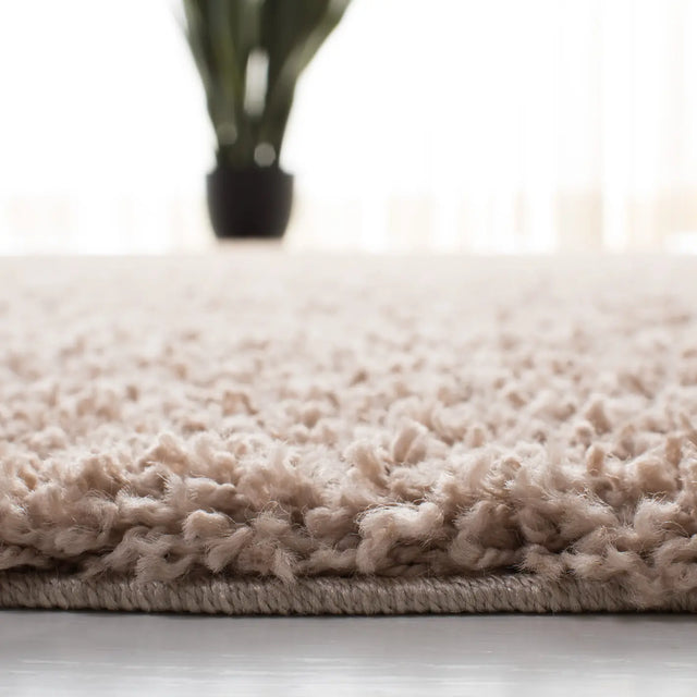 Safavieh Primo Shag 4'-0" x 6'-0" Rug in Beige