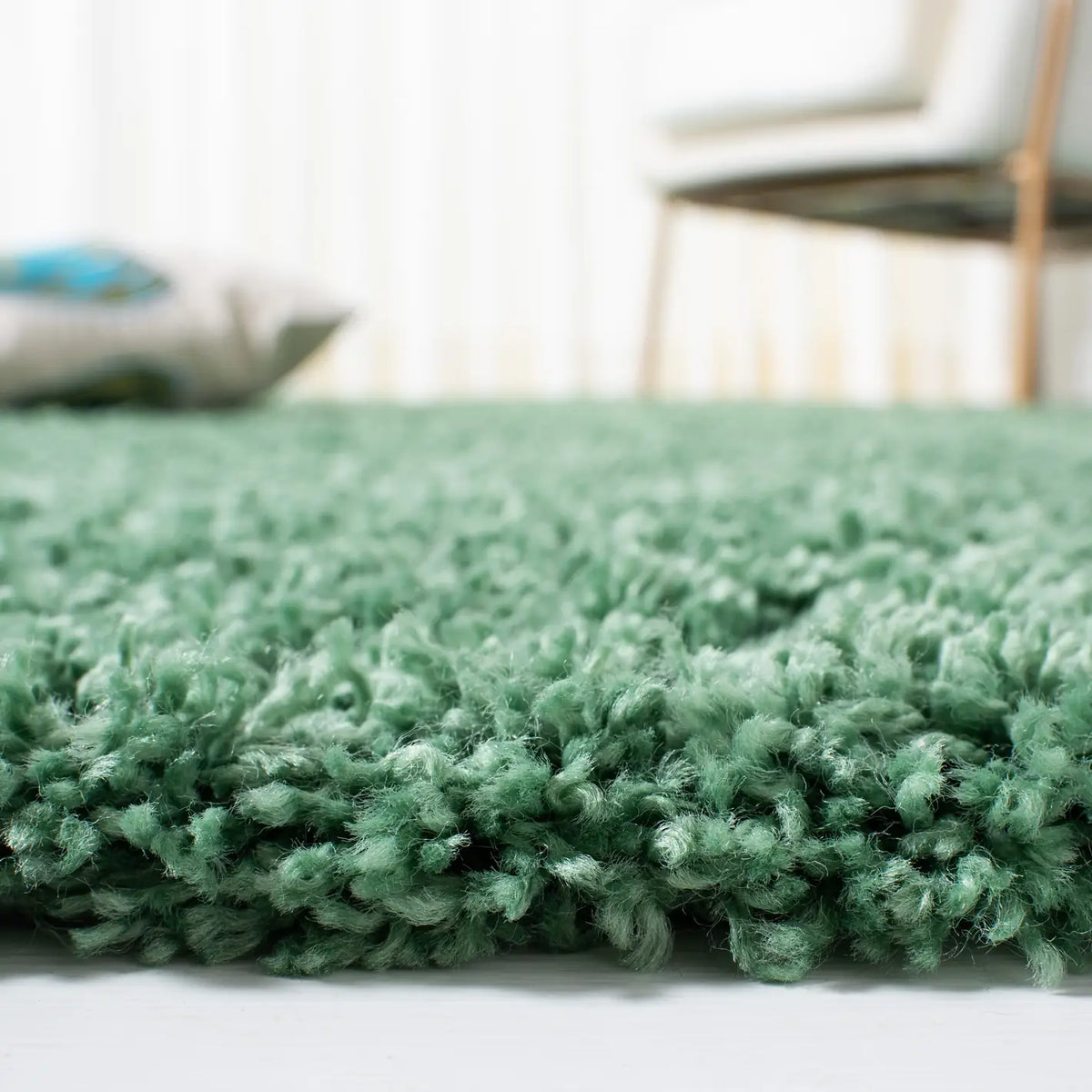 Safavieh Venus Shag 500 4'-0" x 6'-0" Rug in Green