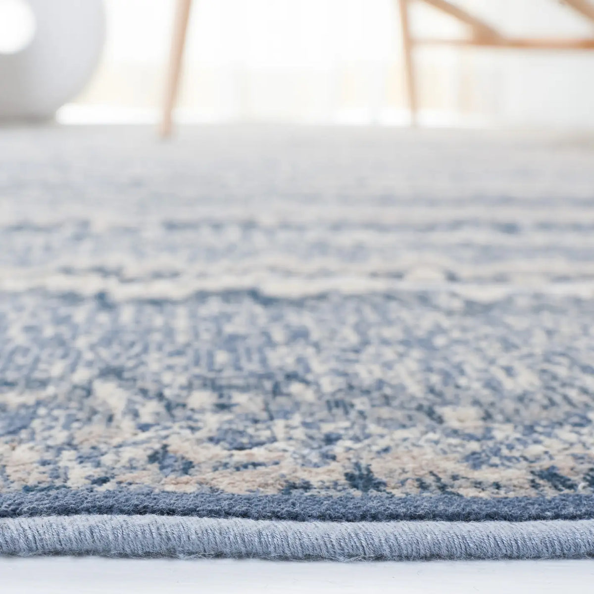 Safavieh Paradise 4'-0" x 5'-7" Rug in Grey / Blue