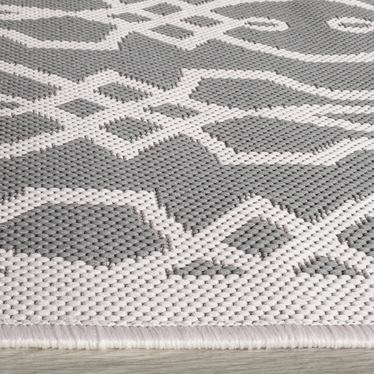 Safavieh Martha Stewart 2'-7" x 8'-2" Rug in Cement