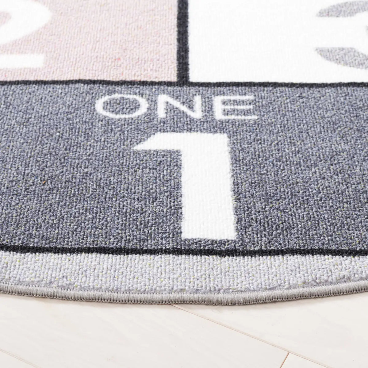 Safavieh Kids Playhouse 200 5'-0" x 5'-0" Rug in Grey / Pink