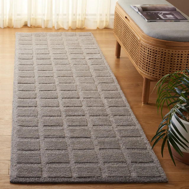 Safavieh Genre 2'-3" x 8'-0" Rug in Grey