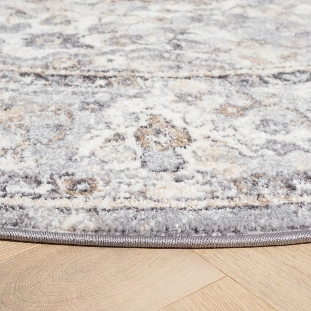 Safavieh Opal 6'-7" x 6'-7" Rug in Grey / Ivory