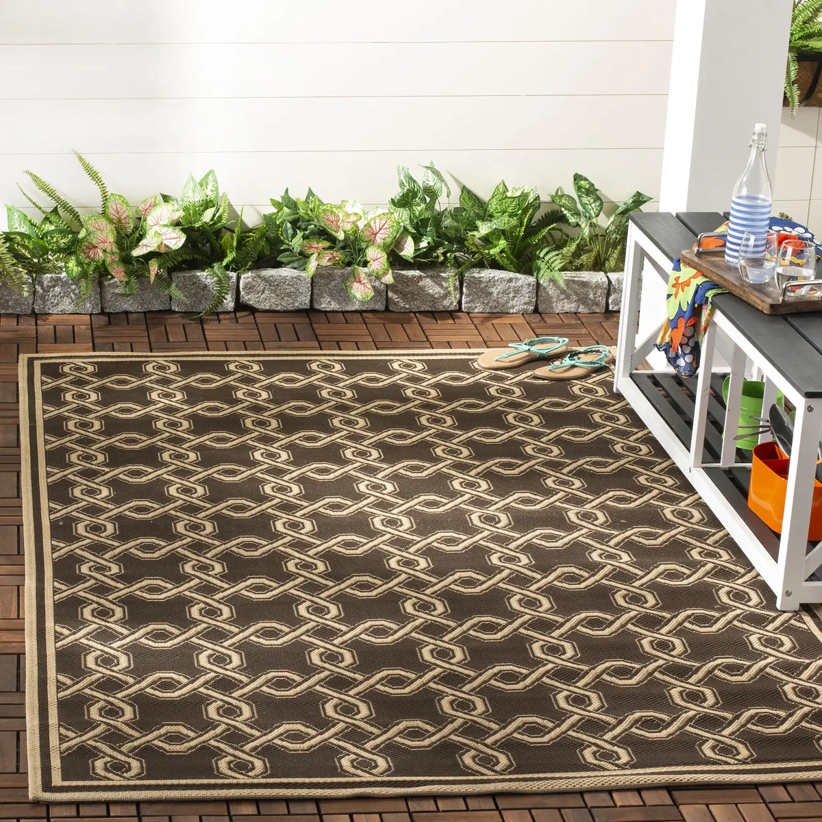 Safavieh Martha Stewart 4'-0" x 5'-7" Rug in Chocolate / Cream