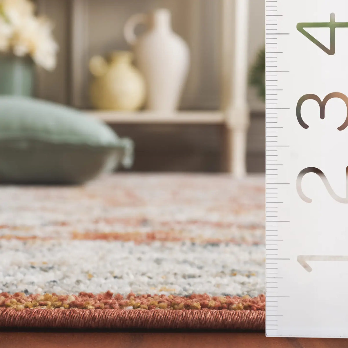 Safavieh Avalon 4'-0" x 6'-0" Rug in Rust / Ivory