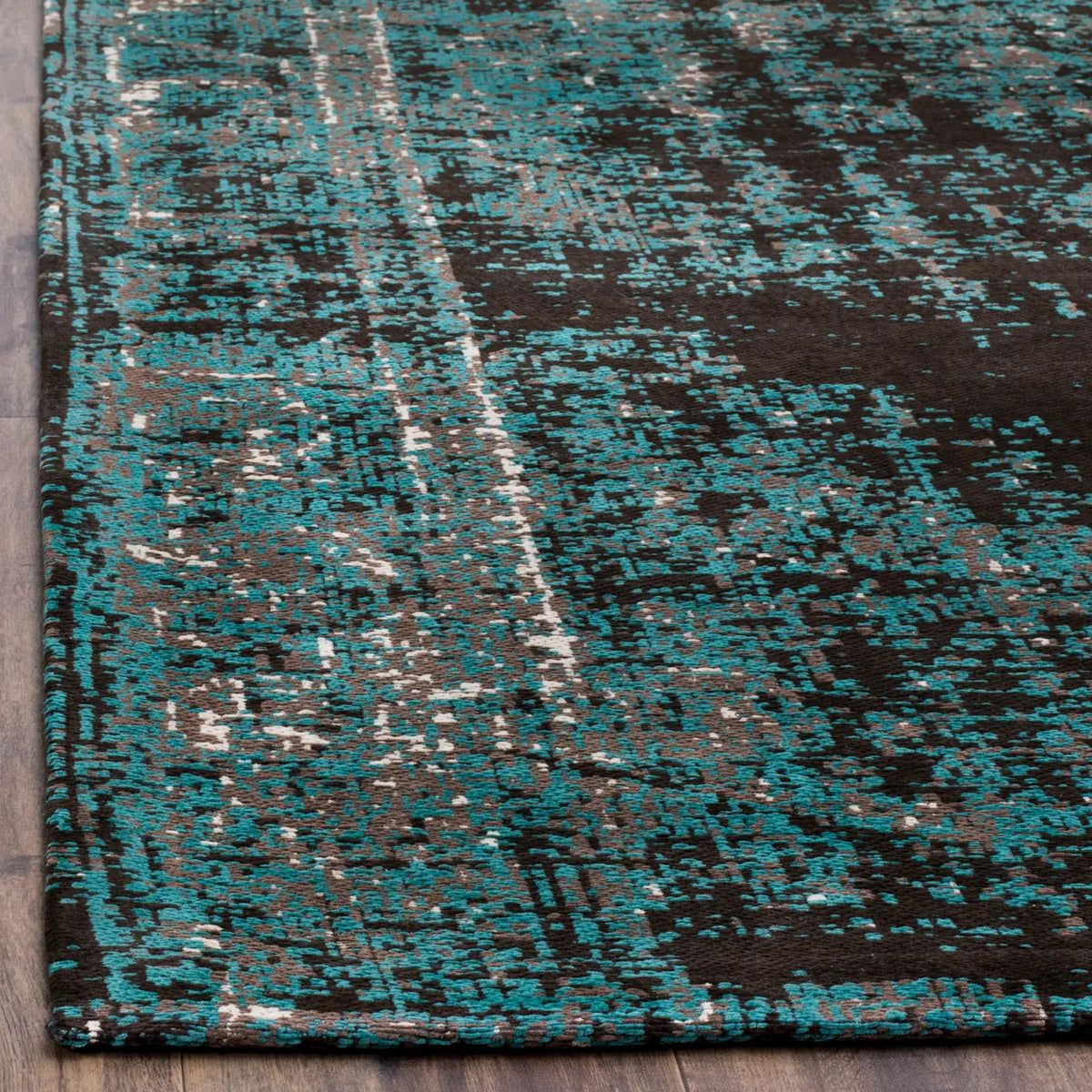 Safavieh Classic Vintage 4'-0" x 6'-0" Rug in Teal / Brown