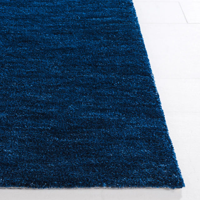 Safavieh Carmine 4'-0" x 6'-0" Rug in Navy