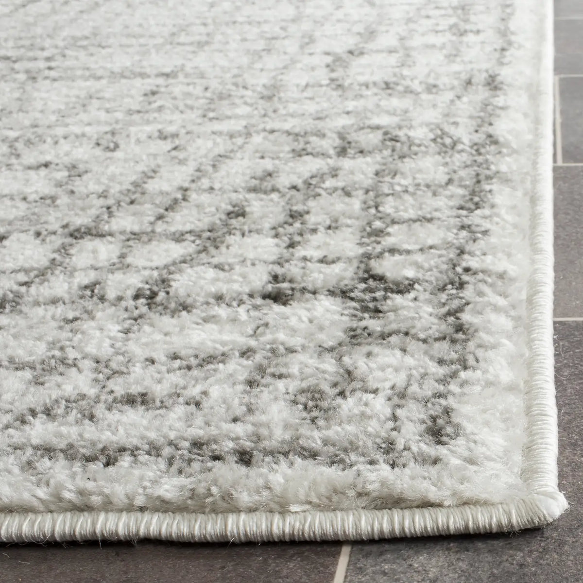 Safavieh Adirondack 2'-6" x 10'-0" Rug in Silver / Ivory