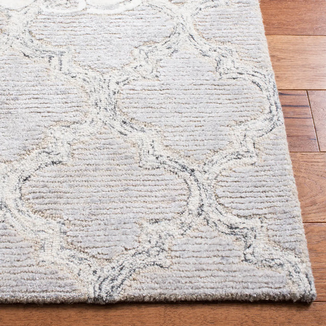 Safavieh Glamour 4'-0" x 6'-0" Rug in Silver / Ivory