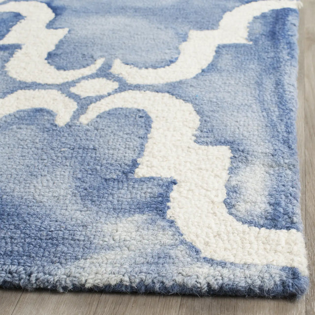Safavieh Dip Dye 6'-0" x 9'-0" Rug in Blue / Ivory