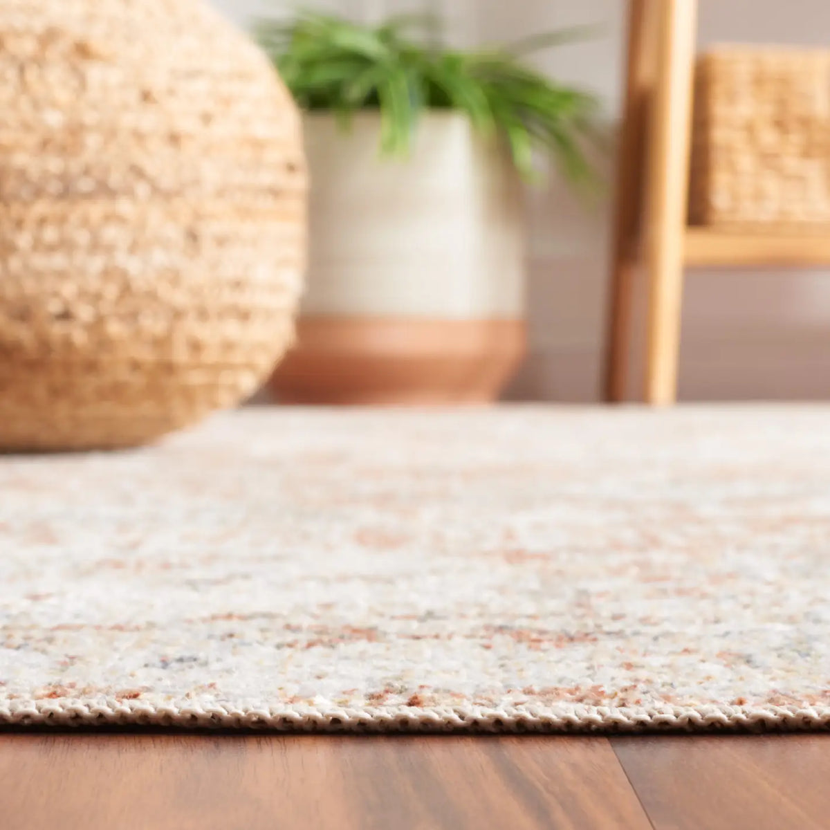 Safavieh Baltimore 5'-3" x 7'-6" Rug in Ivory / Rust