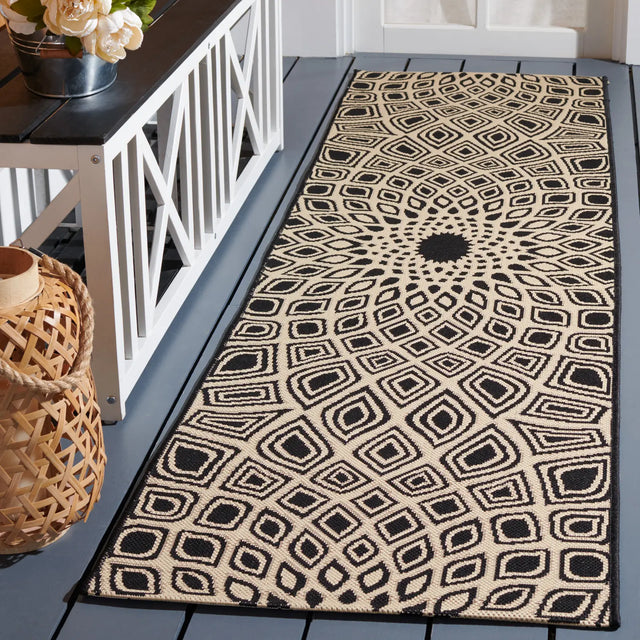 Safavieh Courtyard 2'-3" x 8'-0" Rug in Black / Beige