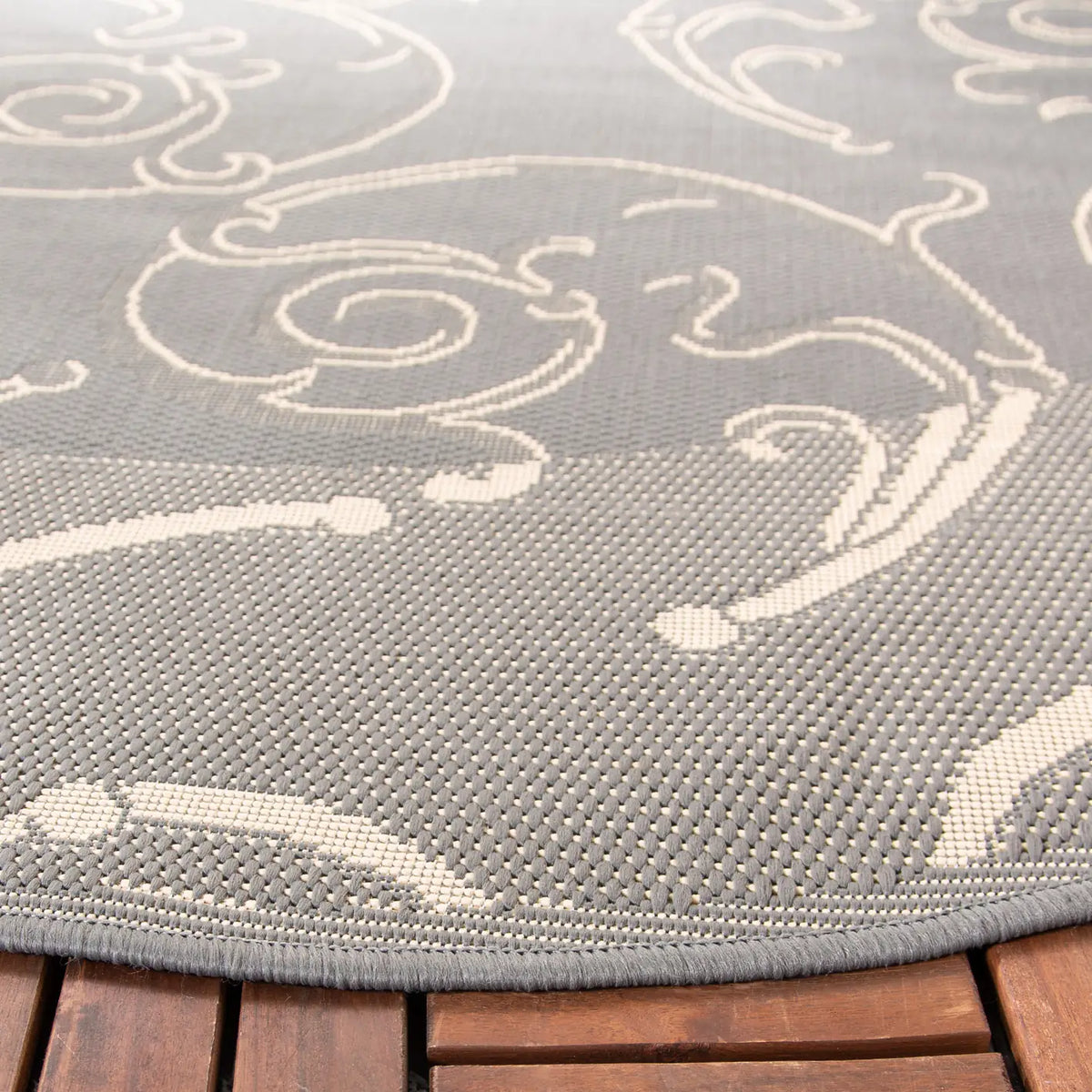 Safavieh Courtyard 6'-7" x 6'-7" Rug in Grey / Natural