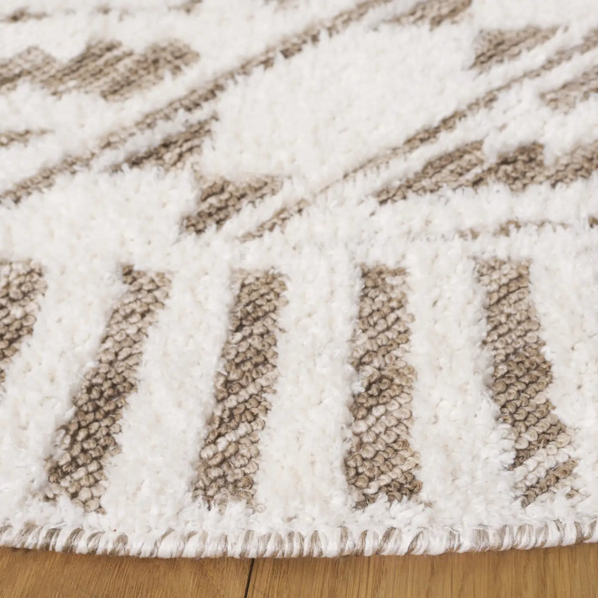 Safavieh Audrey 6'-0" x 6'-0" Rug in Ivory / Beige