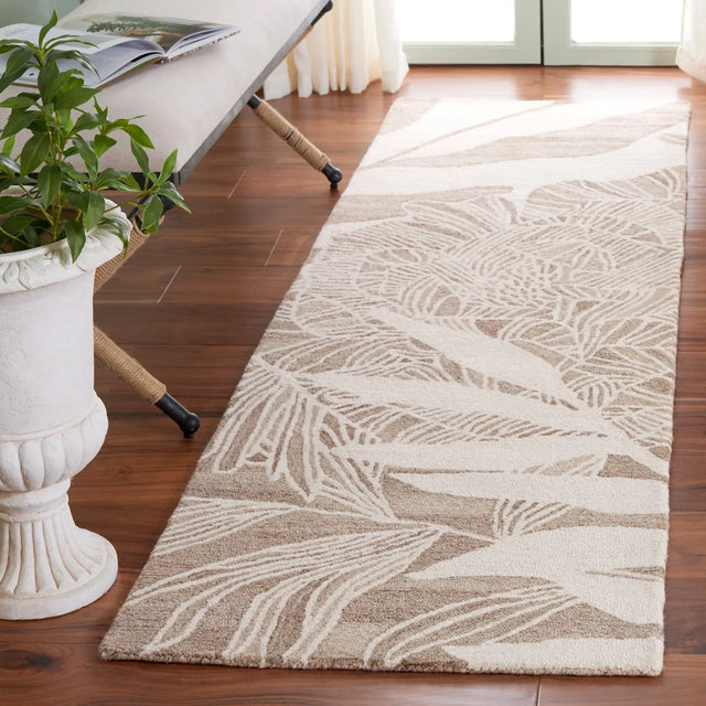 Safavieh Jardin 2'-3" x 8'-0" Rug in Ivory / Beige