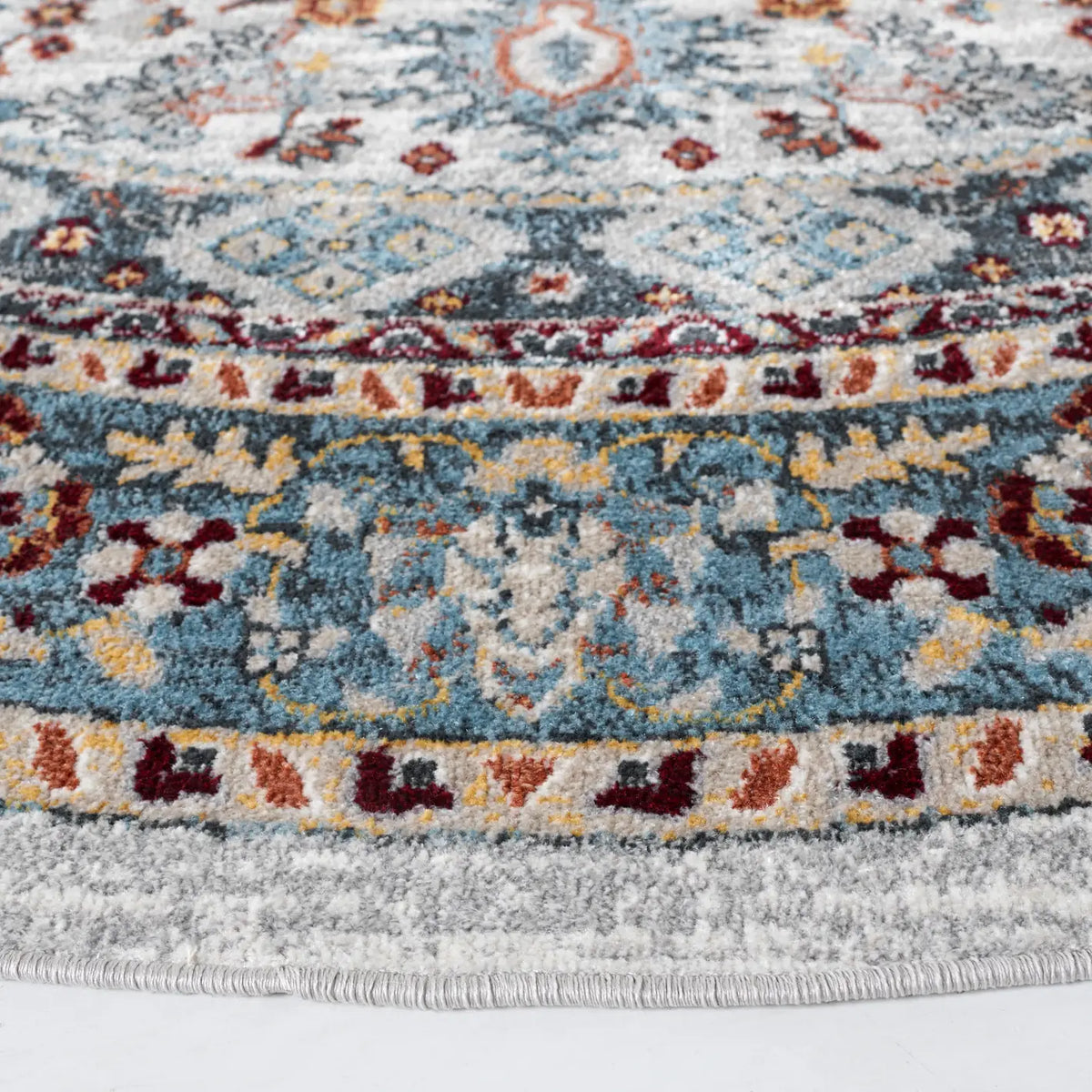 Safavieh Bayside 6'-7" x 6'-7" Rug in Blue / Grey