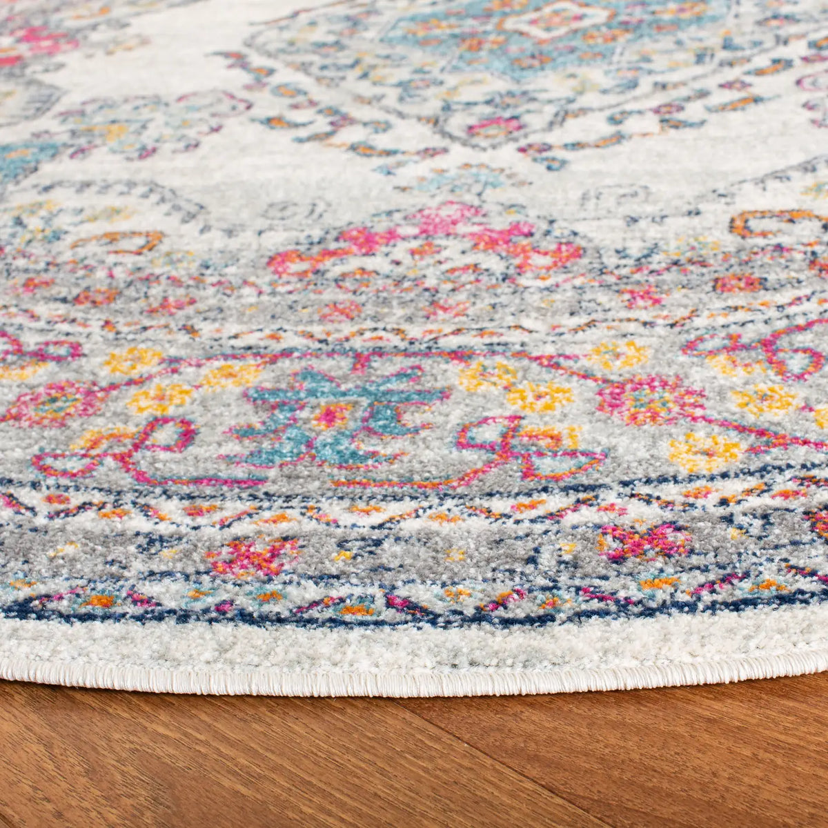 Safavieh Evoke 6'-7" x 6'-7" Rug in Cream / Fuchsia