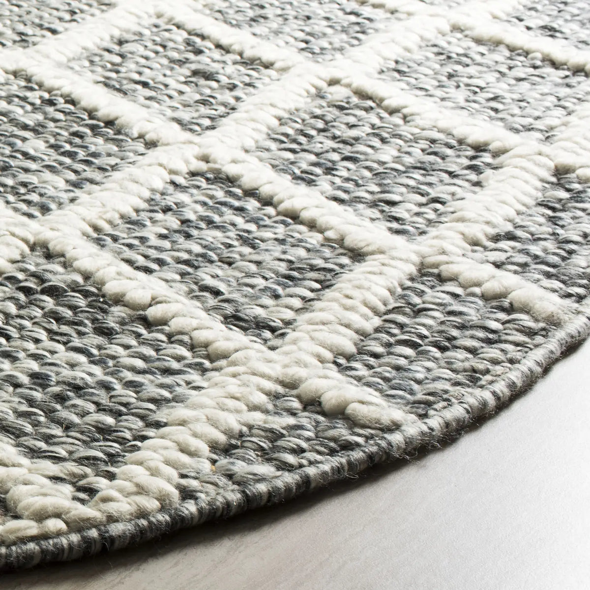 Safavieh Natura 6'-0" x 6'-0" Rug in Ivory / Black