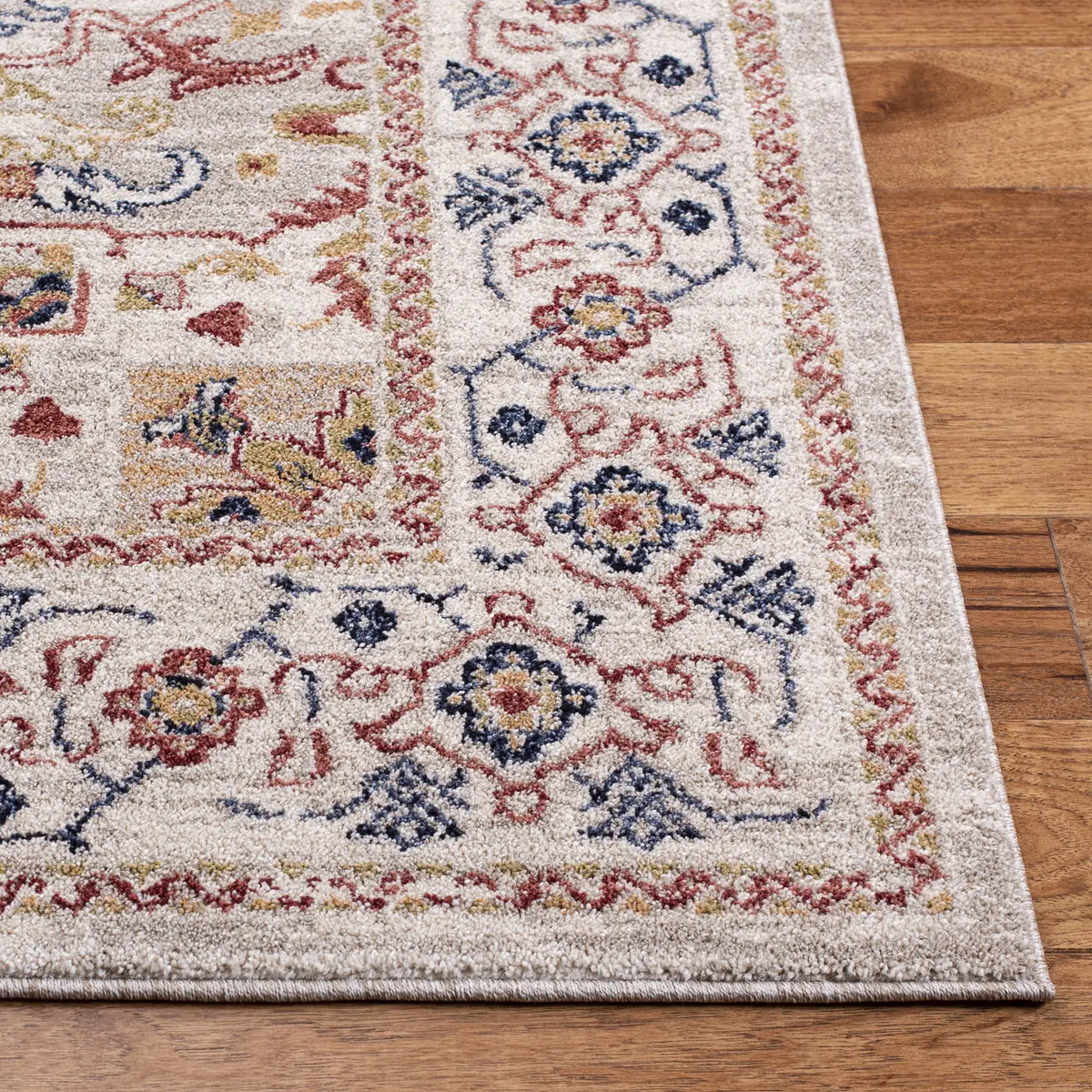 Safavieh Charleston 4'-0" x 6'-0" Rug in Beige / Ivory