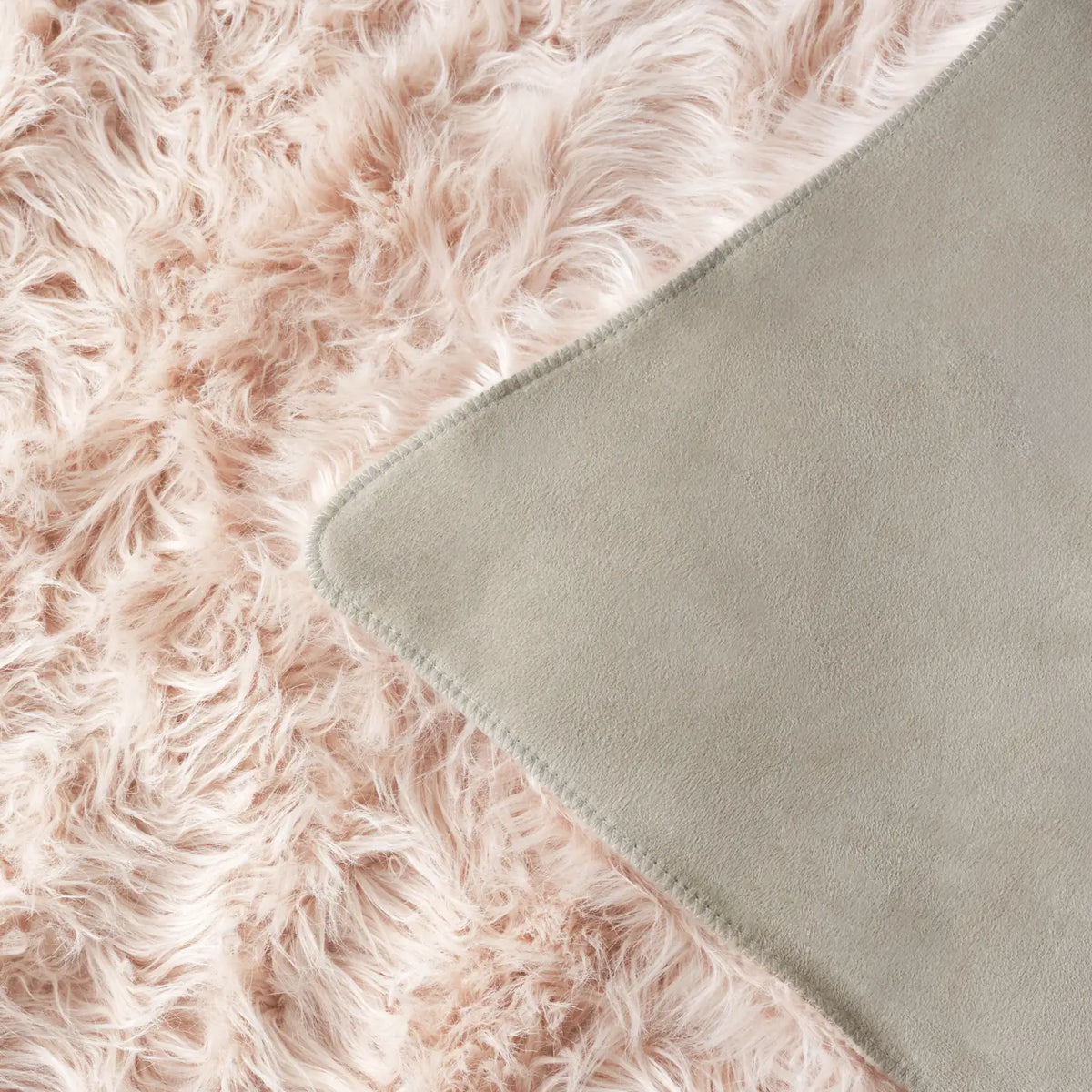 Safavieh Faux Sheep Skin 3'-0" x 5'-0" Rug in Light Pink