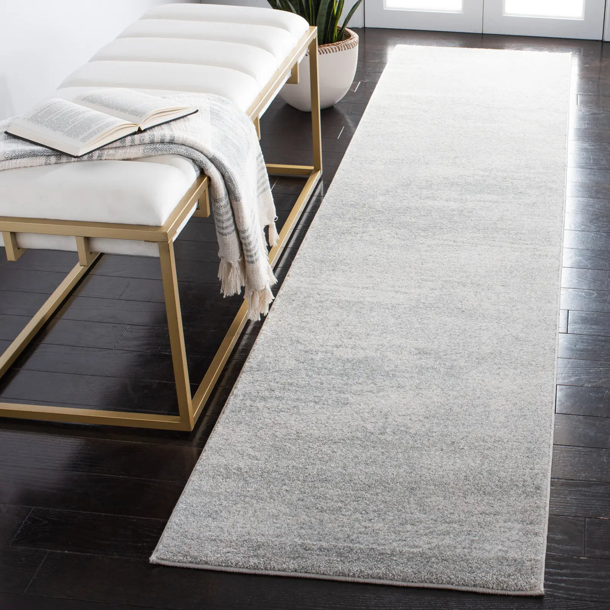Safavieh Evoke 2'-2" x 11'-0" Rug in Ivory / Sage