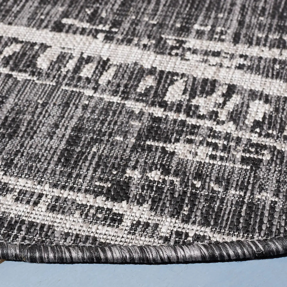 Safavieh Courtyard 6'-7" x 6'-7" Rug in Black / Ivory