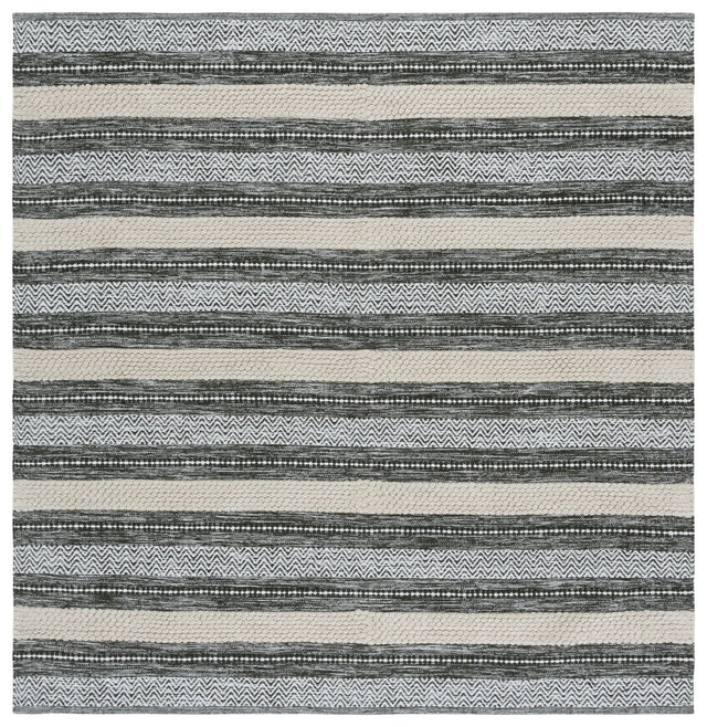 Safavieh Montauk 6'-0" x 6'-0" Rug in Green / Ivory