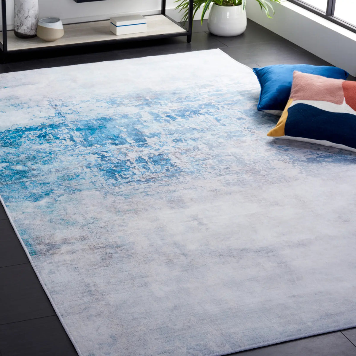 Safavieh Tacoma 4'-0" x 6'-0" Rug in Grey / Blue