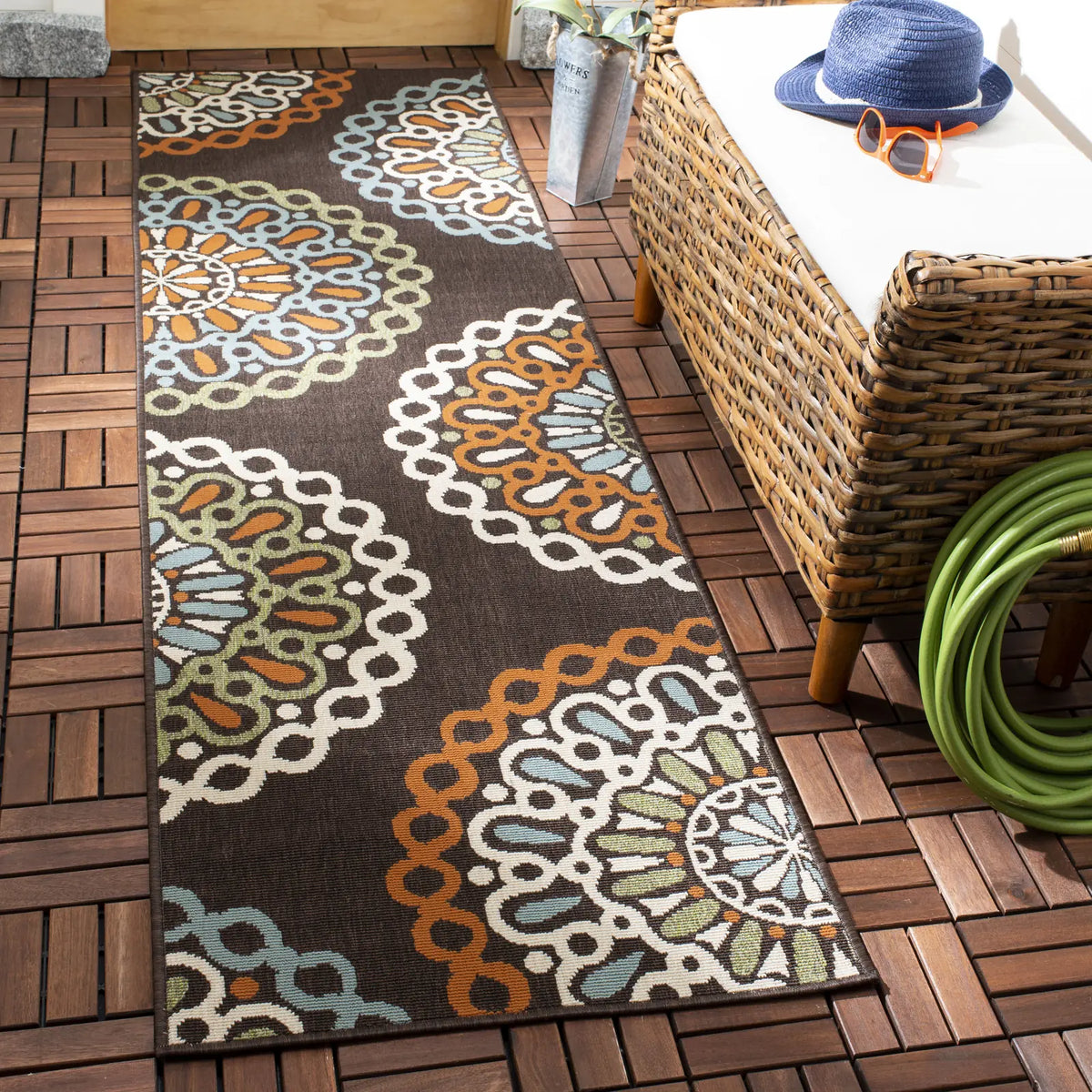 Safavieh Veranda 2'-3" x 10'-0" Rug in Chocolate / Terracotta