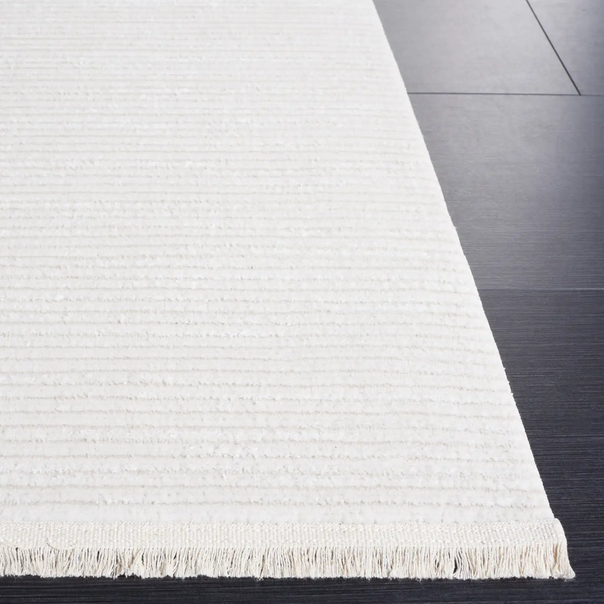 Safavieh Whisper 4'-0" x 6'-0" Rug in Ivory / Ivory