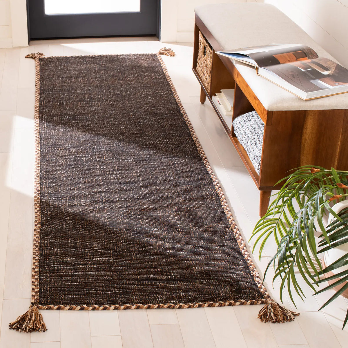 Safavieh Montauk 2'-3" x 8'-0" Rug in Brown / Black