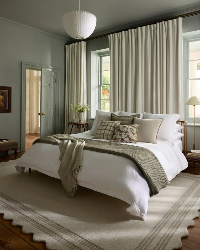 Chris Loves Julia x Loloi Scottie SCO-01 Ivory / Grey Rug - room scene 1