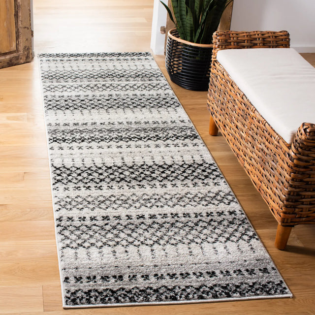 Safavieh Adirondack 2'-6" x 8'-0" Rug in Grey / Ivory