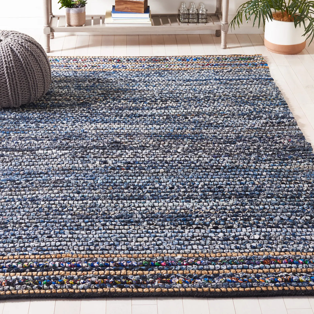 Safavieh Cape Cod 4'-0" x 6'-0" Rug in Natural / Blue