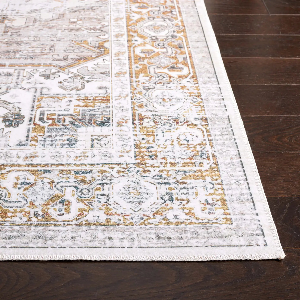 Safavieh Arizona 4'-0" x 6'-0" Rug in Beige / Gold