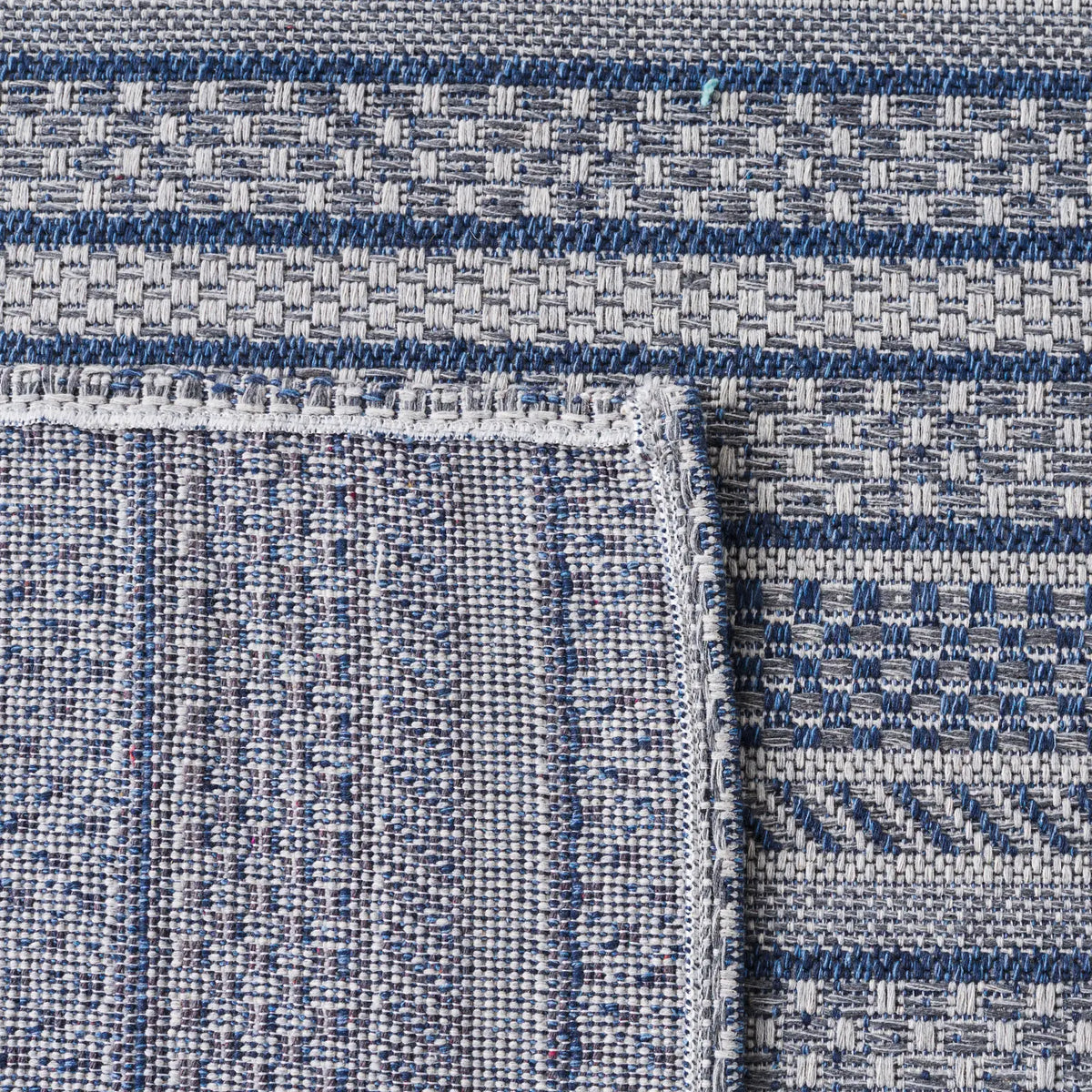 Safavieh Martha Stewart 5'-0" x 7'-0" Rug in Navy / Light Grey