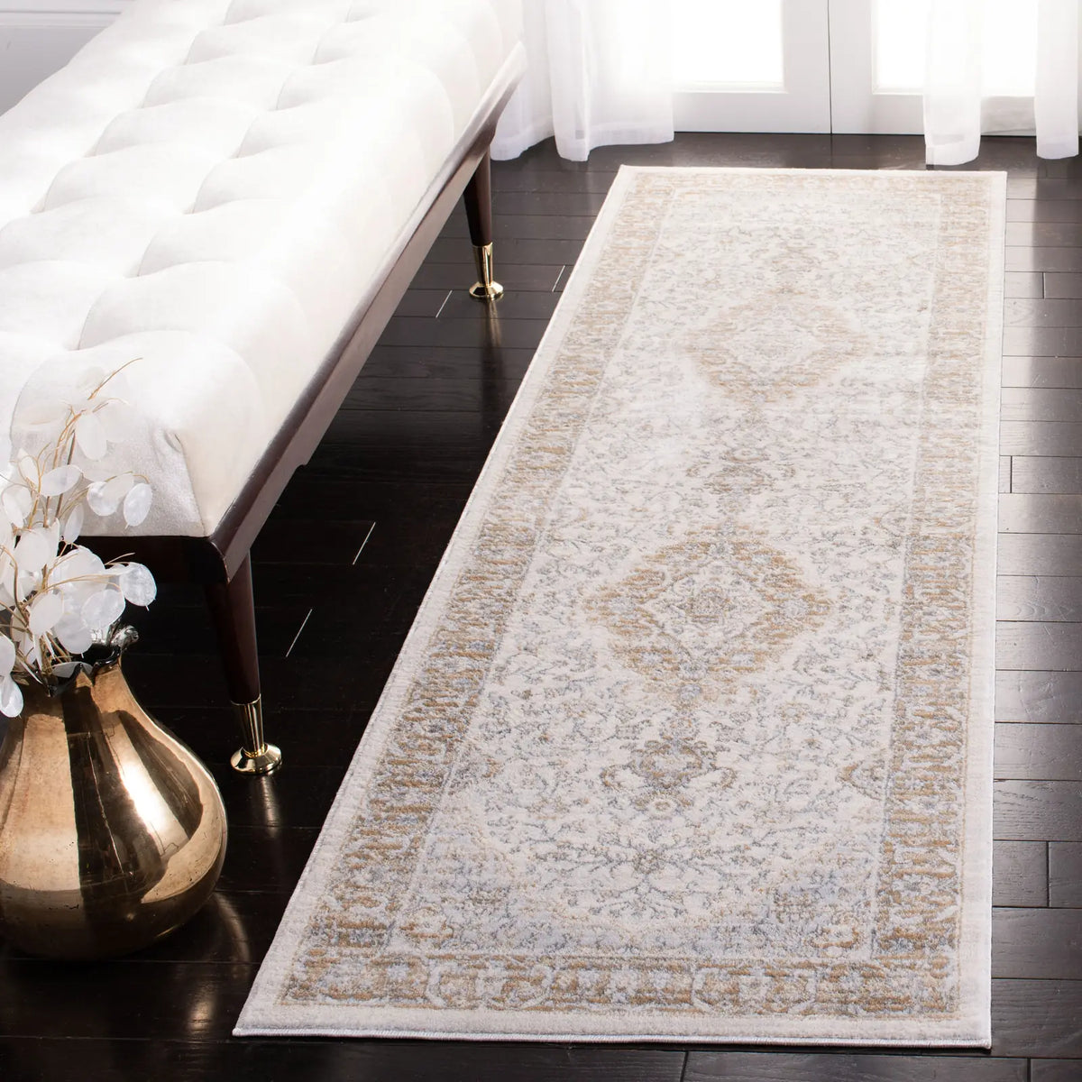 Safavieh Isabella 2'-2" x 11'-0" Rug in Cream / Beige