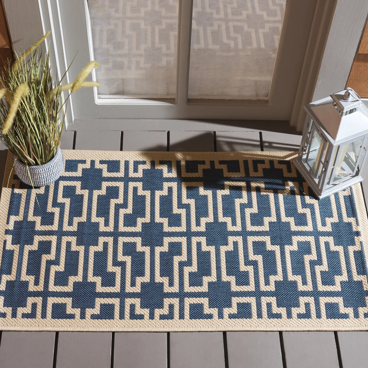 Safavieh Courtyard 2'-0" x 3'-7" Rug in Blue / Beige
