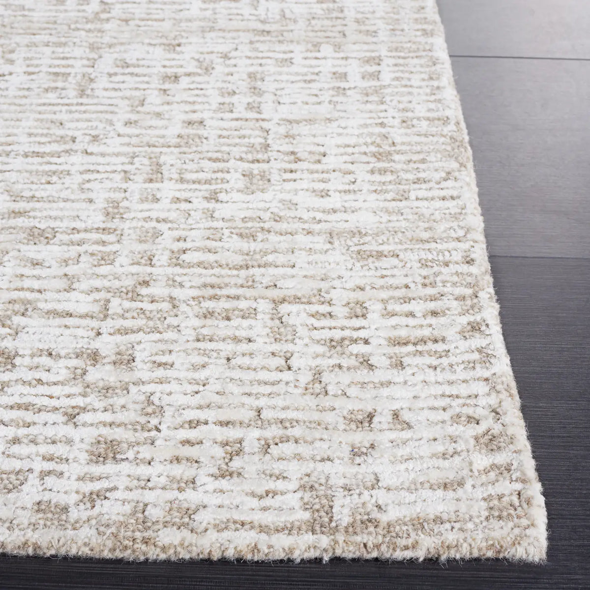 Safavieh Glamour 4'-0" x 6'-0" Rug in Natural / Ivory
