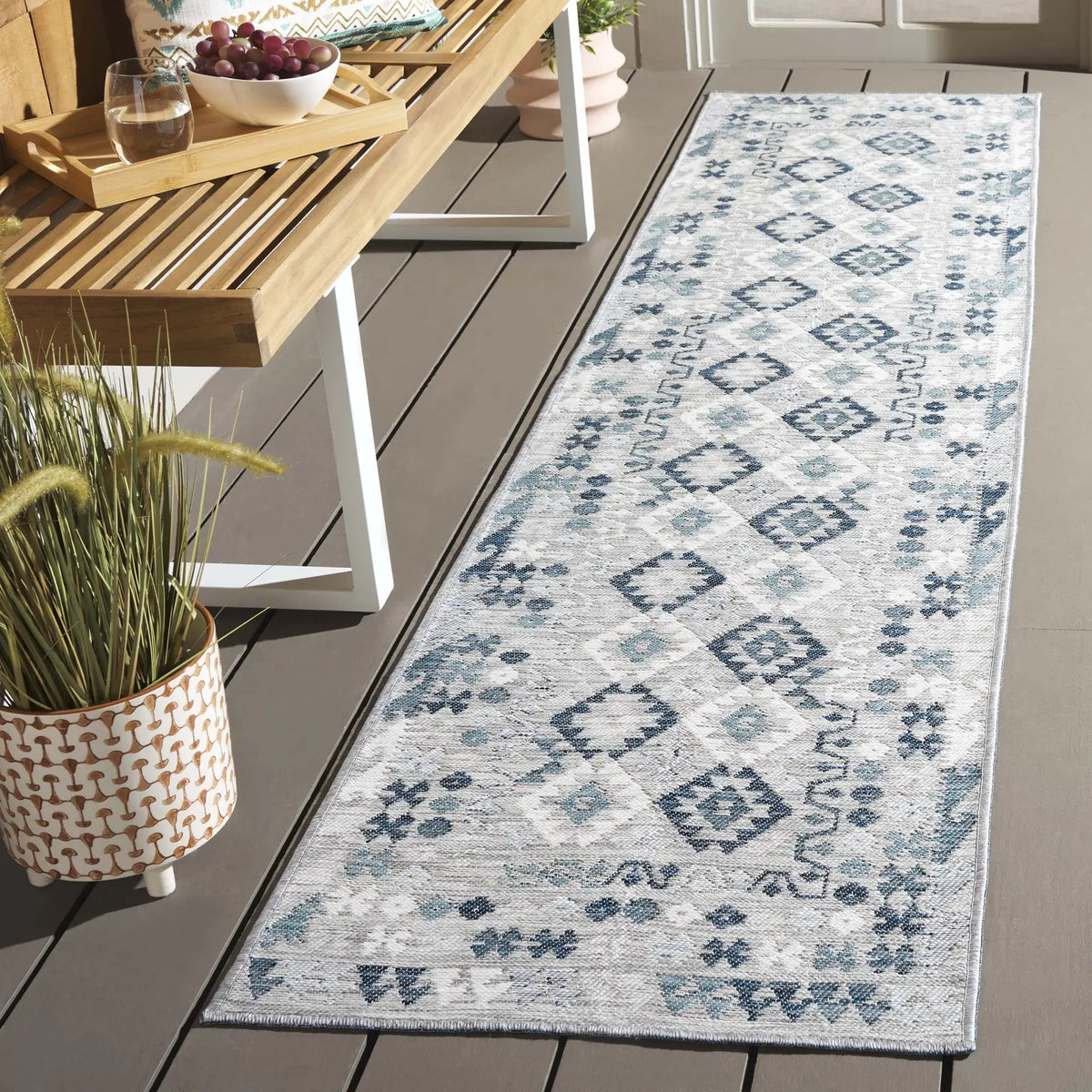 Safavieh Sunrise 2'-0" x 8'-0" Rug in Grey / Blue Ivory
