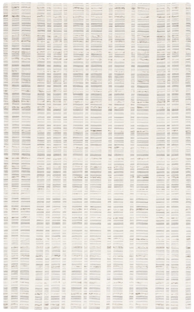 Safavieh Fifth Avenue 4'-0" x 6'-0" Rug in Grey / Ivory