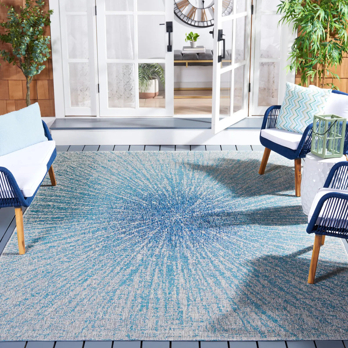 Safavieh Courtyard 8'-0" x 11'-0" Rug in Grey / Navy
