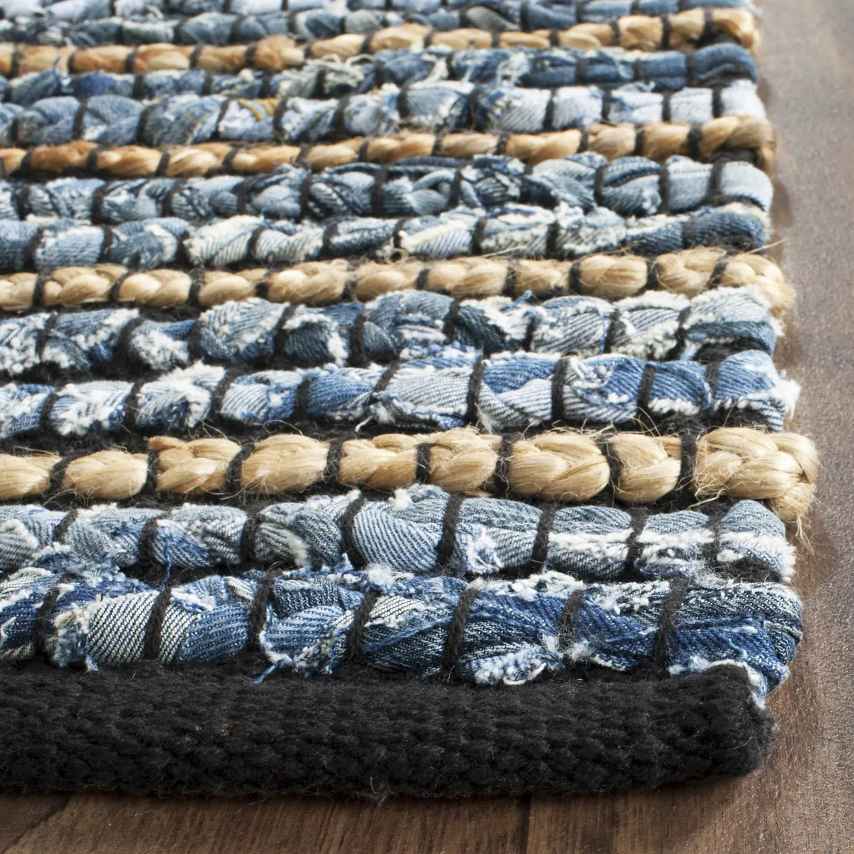 Safavieh Cape Cod 2'-3" x 10'-0" Rug in Blue / Natural