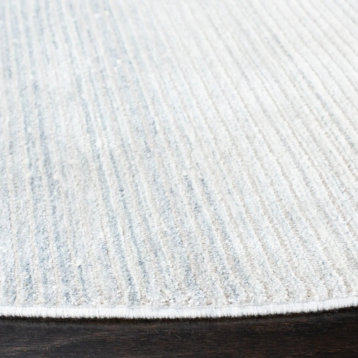 Safavieh Dream 6'-7" x 6'-7" Rug in Grey / Ivory