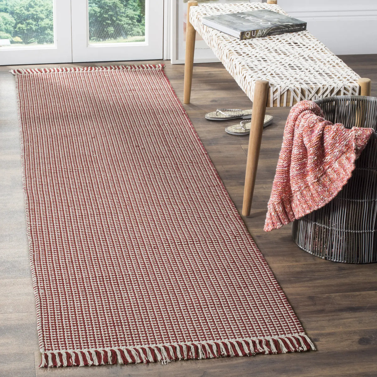 Safavieh Montauk 2'-3" x 10'-0" Rug in Ivory / Red