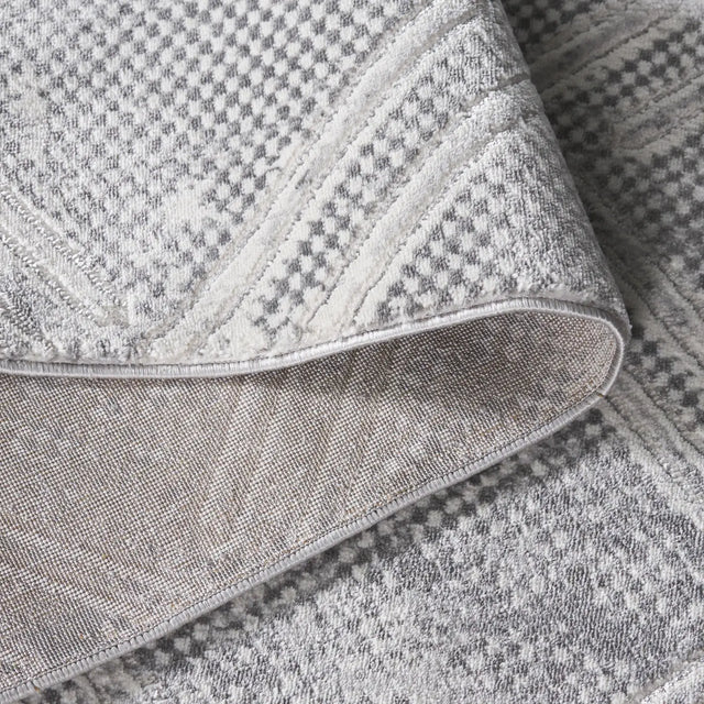 Safavieh Hanna 4'-0" x 6'-0" Rug in Grey / Ivory