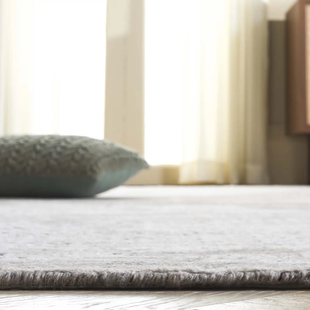 Safavieh Mirage 6'-0" x 9'-0" Rug in Grey / Ivory