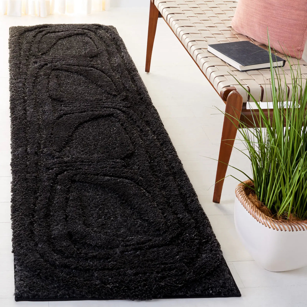 Safavieh Hi-Lo Shag 2'-2" x 11'-0" Rug in Black